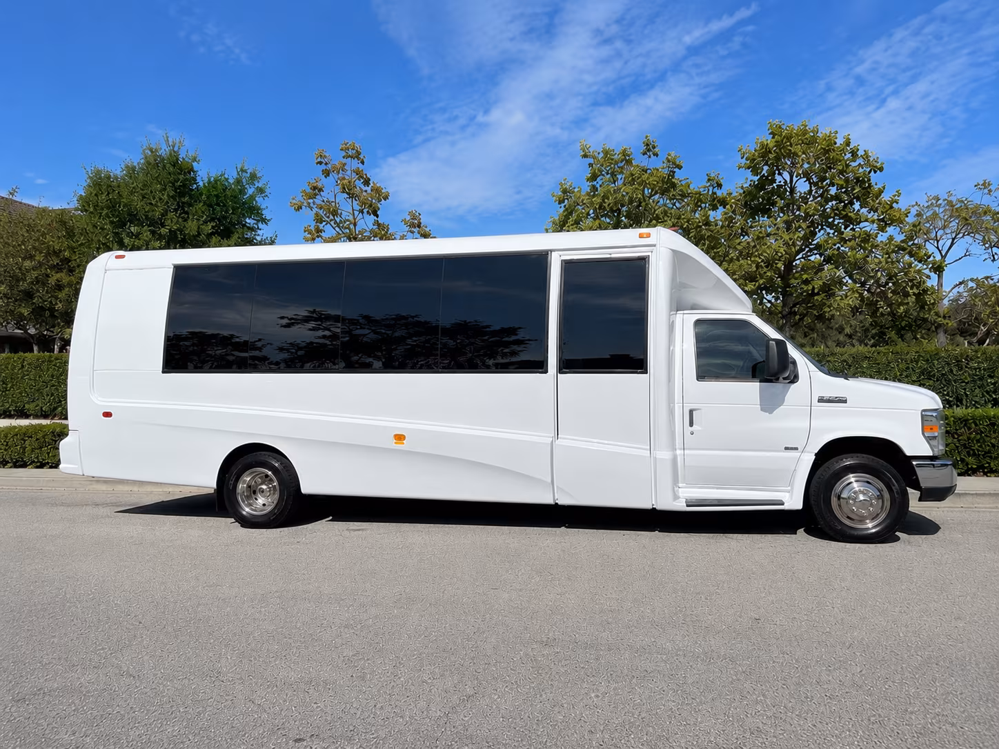 charter buses to the concord pavilion and surrounding venues